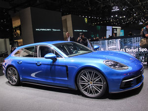 2017Turbo Sport Turismo w^