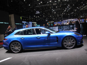 2017Turbo Sport Turismo w^