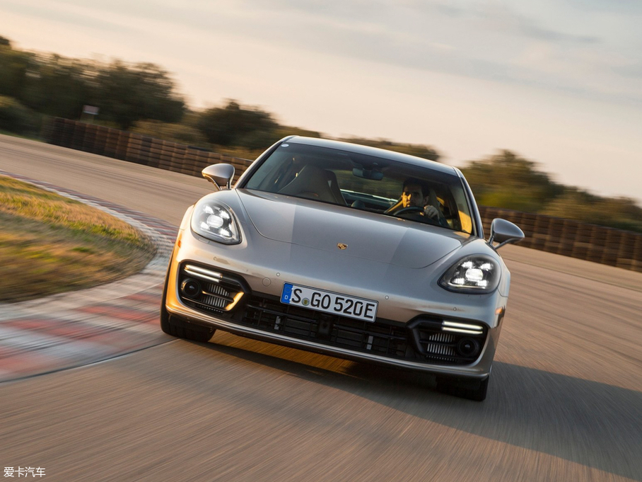2017PanameraԴ Turbo S E-Hybrid