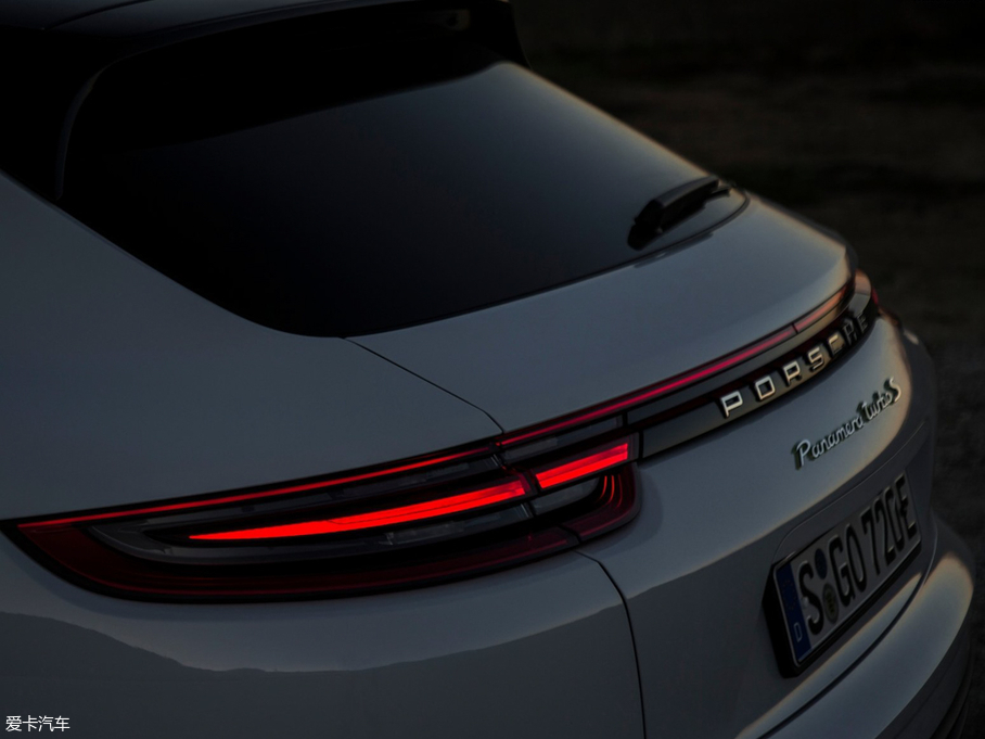 2018PanameraԴ Turbo S E-Hybrid Sport Turismo