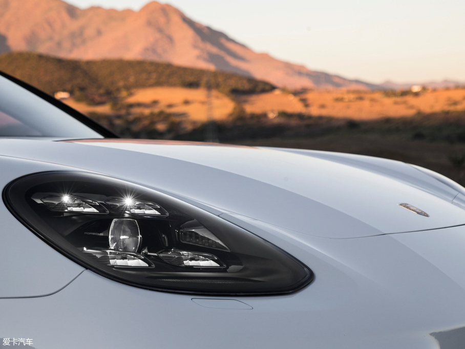 2018PanameraԴ Turbo S E-Hybrid Sport Turismo