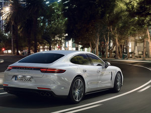 2017Turbo S E-Hybrid w^