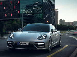 2017Turbo S E-Hybrid w^