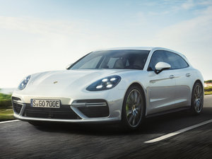 2018Turbo S E-Hybrid Sport Turismo w^