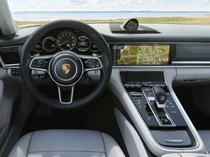 2018款Turbo S E-Hybrid Sport Turismo 中控区