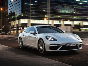 2017Turbo S E-Hybrid w^