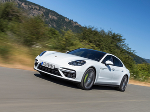 2017Turbo S E-Hybrid w^