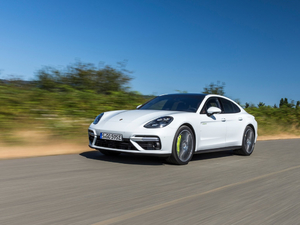 2017Turbo S E-Hybrid w^