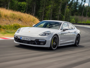 2017Turbo S E-Hybrid w^