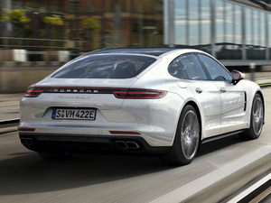 2017Turbo S E-Hybrid w^