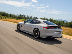 2017Turbo S E-Hybrid w^