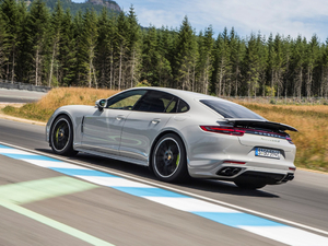 2017Turbo S E-Hybrid w^