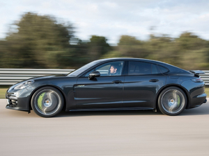 2017Turbo S E-Hybrid w^