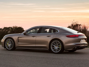 2017Turbo S E-Hybrid w^