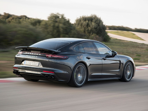 2017Turbo S E-Hybrid w^