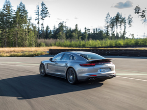 2017Turbo S E-Hybrid w^