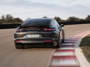 2017Turbo S E-Hybrid w^