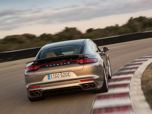 2017Turbo S E-Hybrid w^