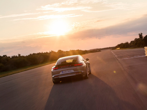 2017Turbo S E-Hybrid w^
