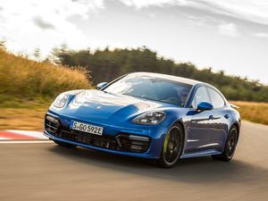 2017Turbo S E-Hybrid w^