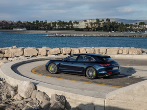 2018款Turbo S E-Hybrid Sport Turismo 整体外观