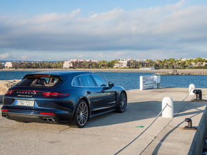 2018款Turbo S E-Hybrid Sport Turismo 整体外观