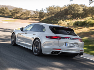 2018款Turbo S E-Hybrid Sport Turismo 整体外观