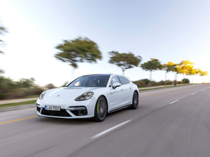 2018款Turbo S E-Hybrid Sport Turismo 整体外观