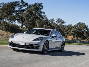 2018款Turbo S E-Hybrid Sport Turismo 整体外观