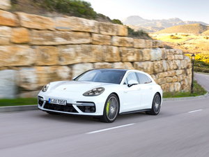 2018款Turbo S E-Hybrid Sport Turismo 整体外观
