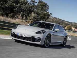 2018款Turbo S E-Hybrid Sport Turismo 整体外观
