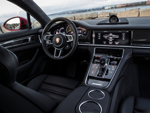 2018款Turbo S E-Hybrid Sport Turismo 中控区