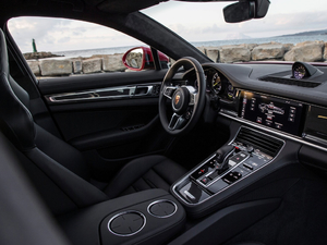 2018款Turbo S E-Hybrid Sport Turismo 中控区