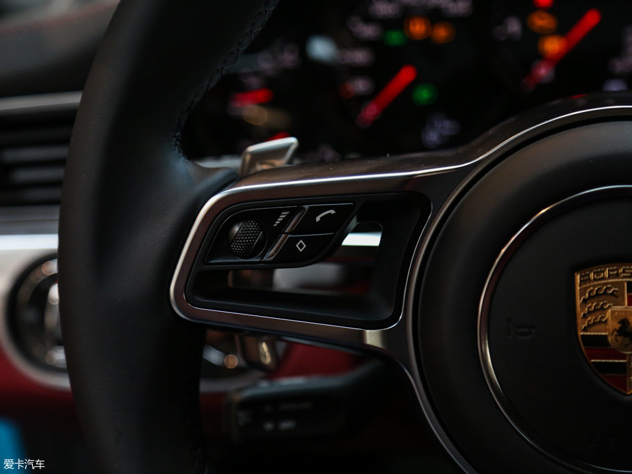 2017r(sh)911 Carrera