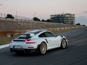 2017GT2 RS 