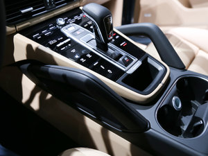 2018Turbo 4.0T п؅^(q)