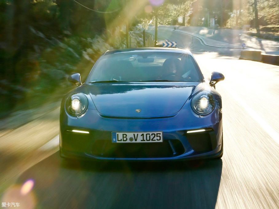 2018r(sh)911 GT3 Touring Package