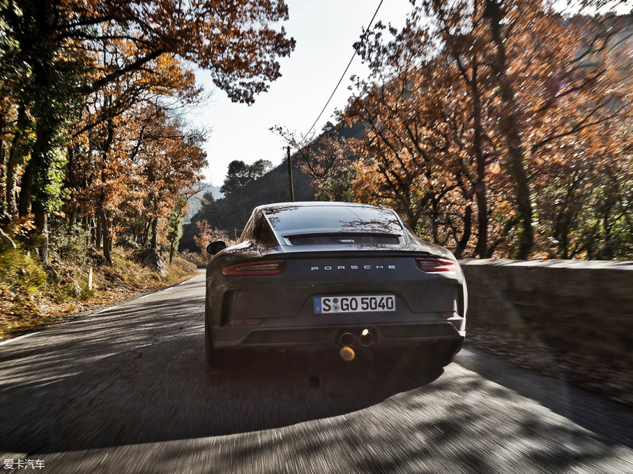 2018r(sh)911 GT3 Touring Package