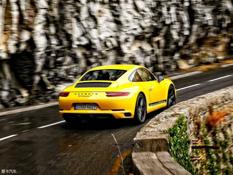 2018��r��911 Carrera T