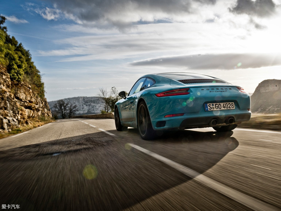 2018r(sh)911 Carrera T