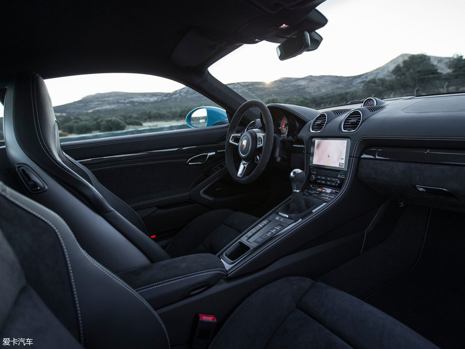 2018��r��718 Cayman GTS