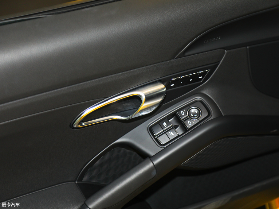 2018r(sh)718 Boxster