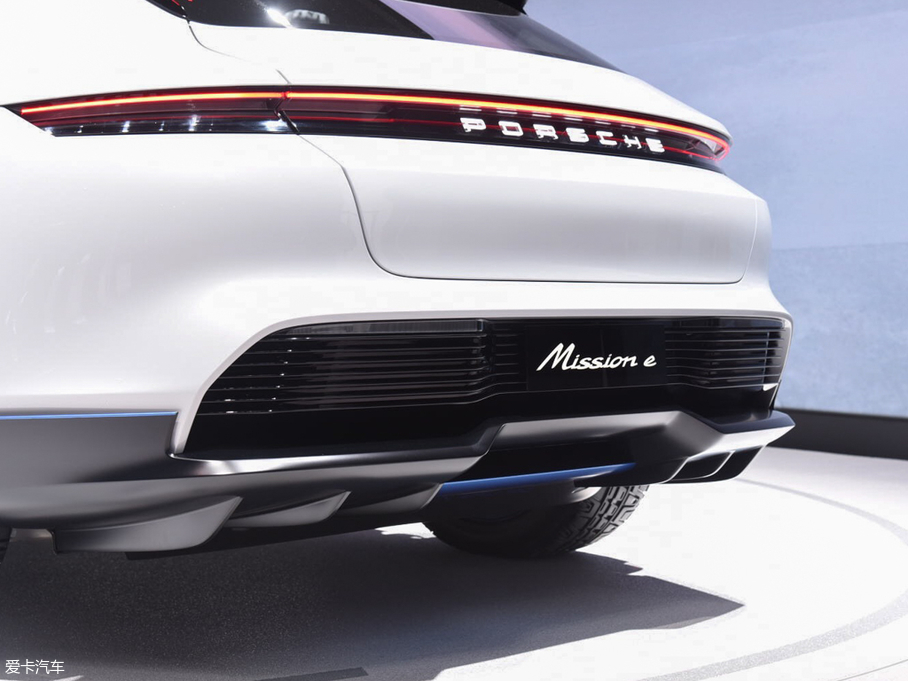 2018Mission E Cross Turismo