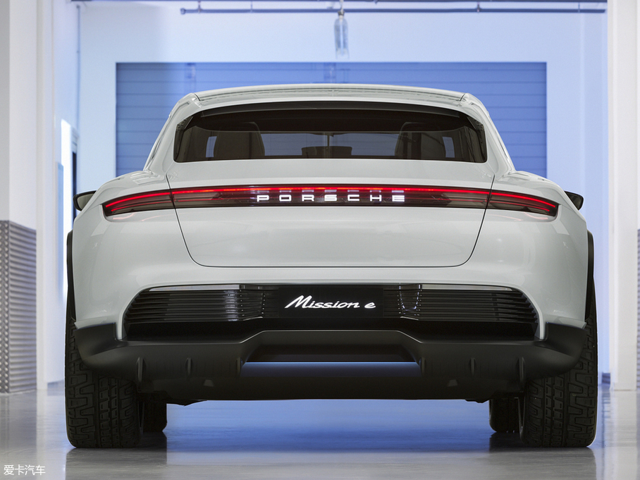 2018Mission E Cross Turismo