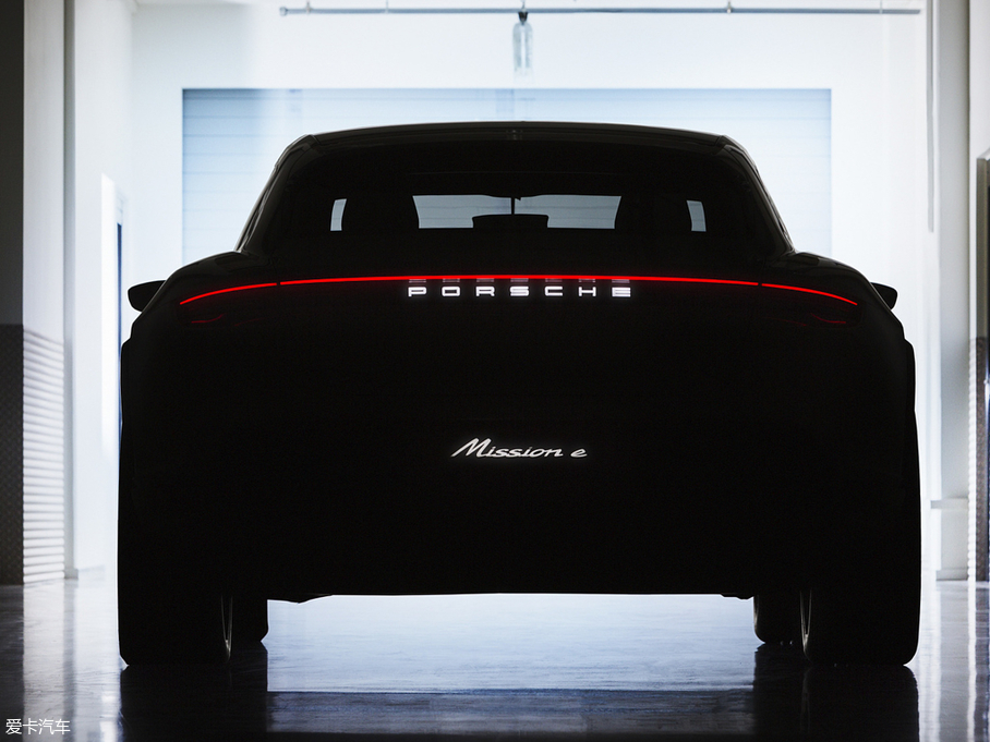 2018Mission E Cross Turismo