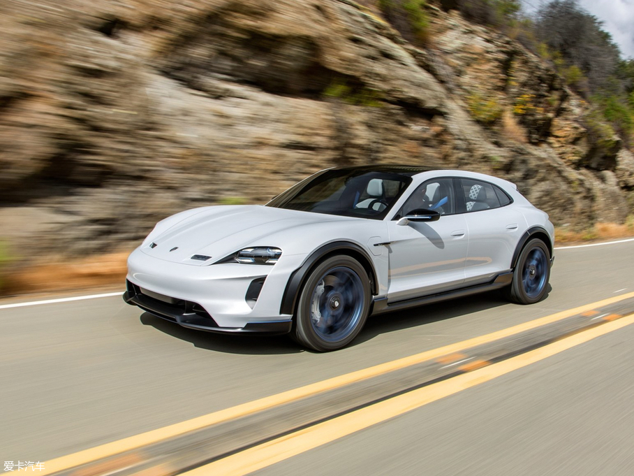 2018Mission E Cross Turismo