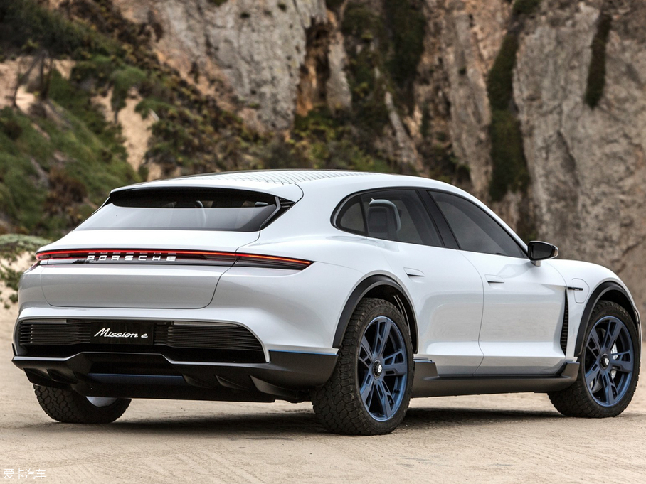 2018Mission E Cross Turismo