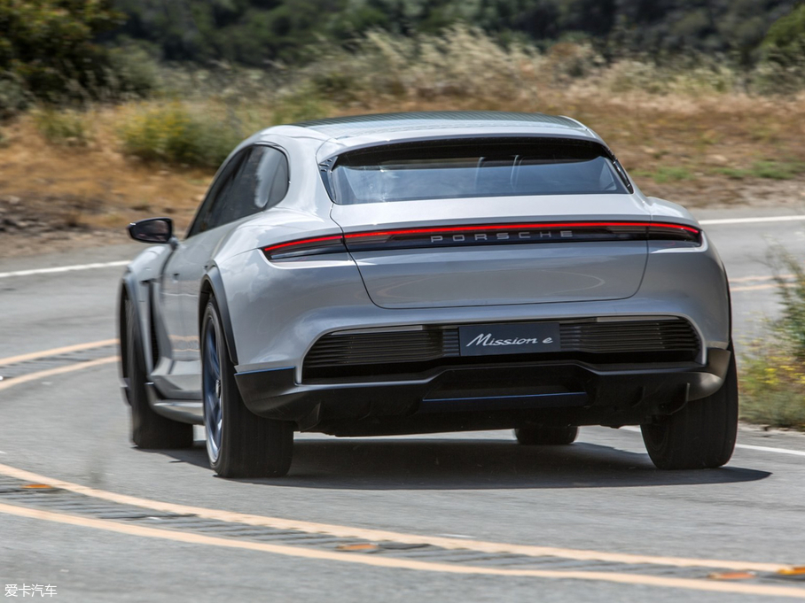 2018Mission E Cross Turismo