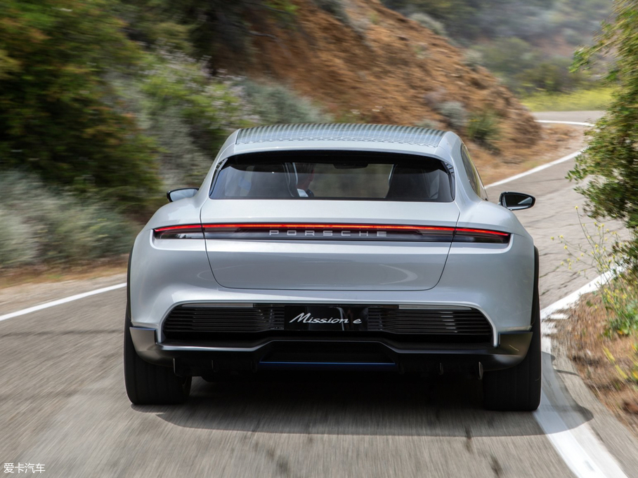 2018Mission E Cross Turismo