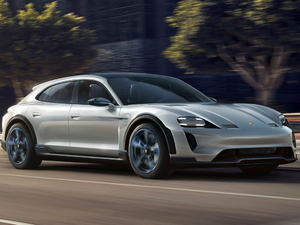 2018Cross Turismo w^